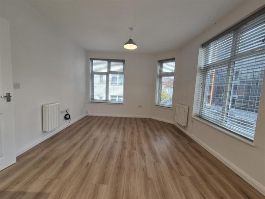 1 Bed Flat - Photo 1