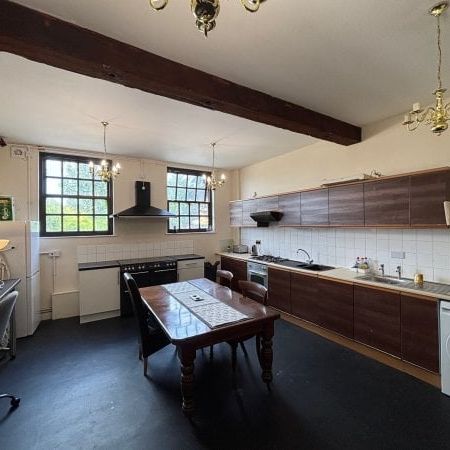 Hollingwood Hall, Chesterfield, S43 - Photo 1