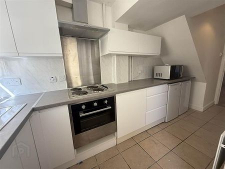 35 Milfort Avenue, Dunmurry, Belfast, BT17 9BJ - Photo 3