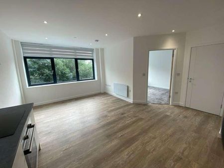 London Road, Staines-upon-thames, Surrey, TW18 - Photo 4