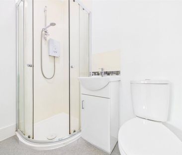 Property to rent - Photo 4