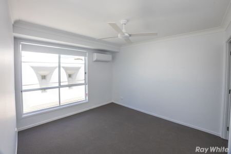 BRAND NEW 4-BEDROOM DUPLEX!! - Photo 5