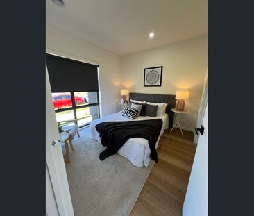 Near new Home for your Family in Thornhill Park!!! - Photo 6