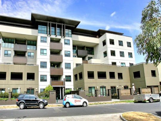 “Impressive Oversized Terrace with Stunning City View” - Photo 1