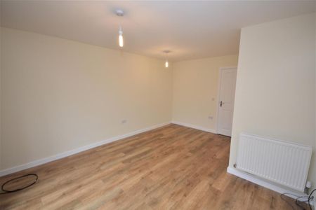 2 bedroom terraced house to rent - Photo 4