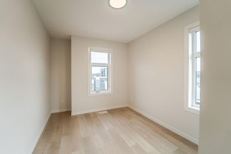 3, 2 & 1 Townhouse style units for rent in Mahogany - SF168 - Photo 4