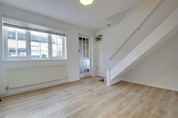 Roman Gardens, Kings Langley, WD4 - Photo 1