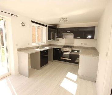 Quintus Place, North Hykeham, Lincoln, Lincolnshire, LN6 - Photo 2