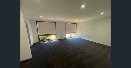 Large 3-Bedroom Family Home with Space for Everyone - Photo 5