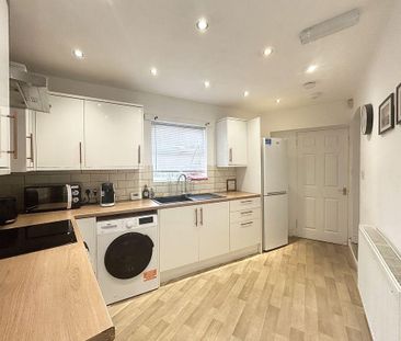 3 bedroom terraced house to rent - Photo 6