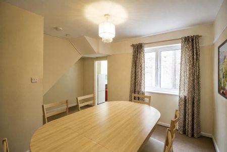 3 bedroom terraced house to rent - Photo 2