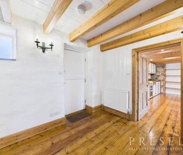 2 bedroom semi-detached house to rent - Photo 2