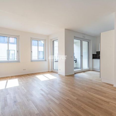 ** AUFGEPASST! Moderne 3-Raum-Wohnung, LOGGIA, EBK, Gäste-WC, Zentrum! ** - Foto 1