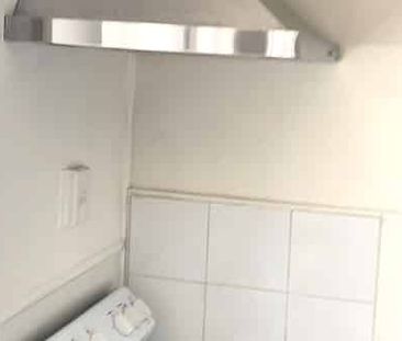 Inviting 3-bedroom family home for rent! - Photo 2