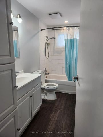 Detached Home For Lease | X8490114 - Photo 5