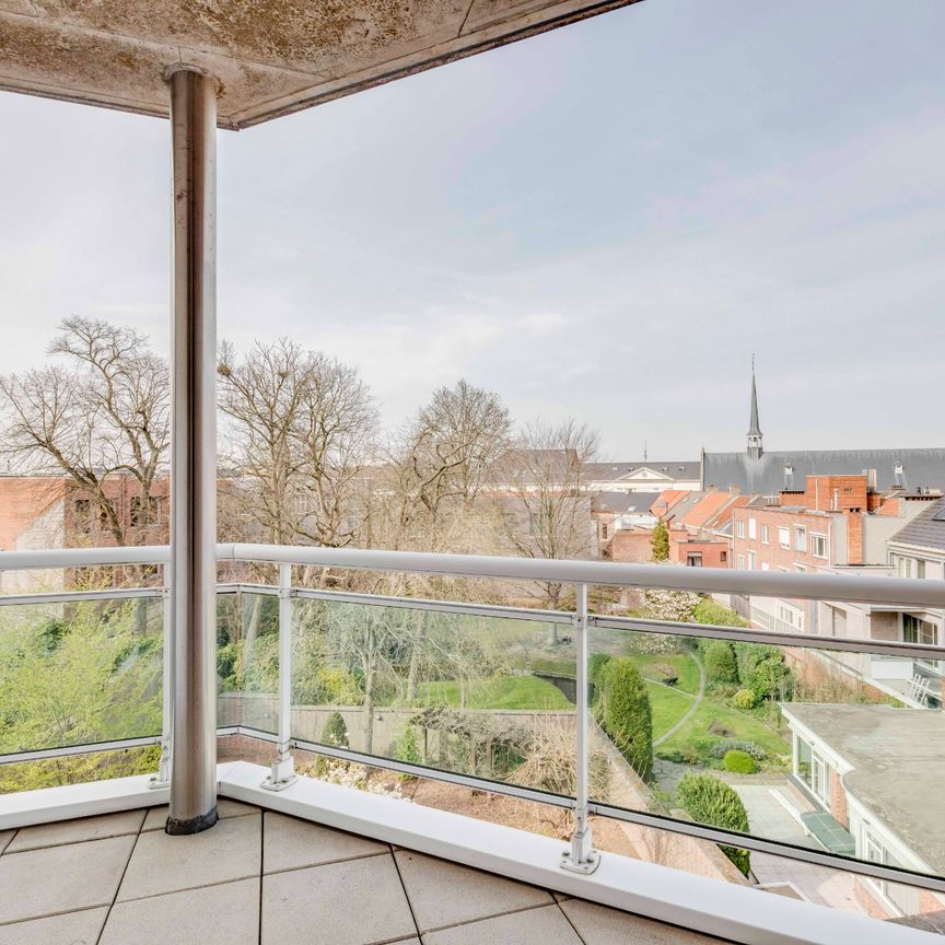 Top gelegen 2-slaapkamer appartement op de Grote Markt van Sint-Niklaas - Foto 1