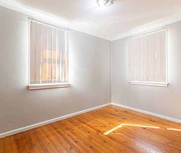 Neat and tidy home in a very central location! - Photo 6