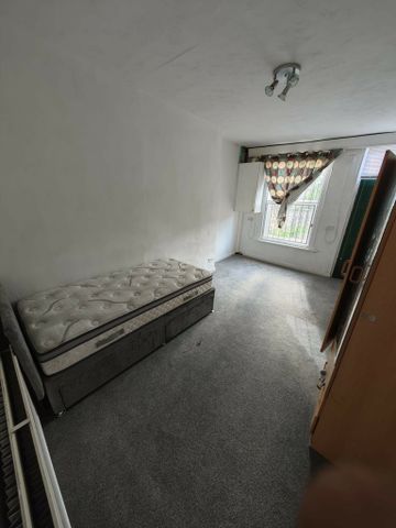 Hyde Park Road, HYDE PARK - Photo 2