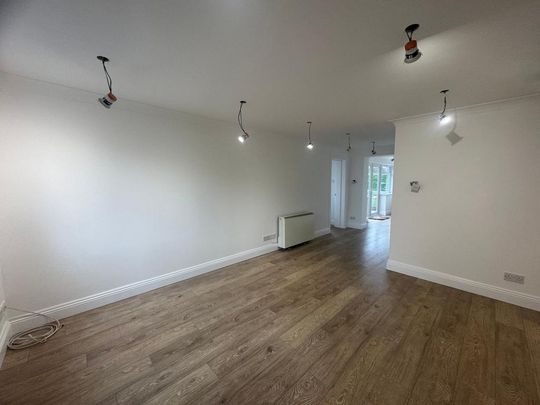 3 bedroom end of terrace house to rent - Photo 1