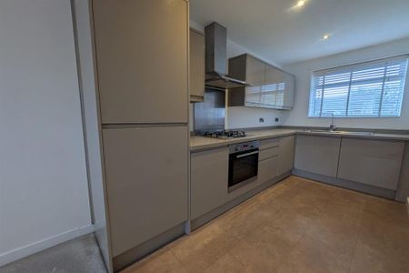 2 bedroom maisonette to rent - Photo 5