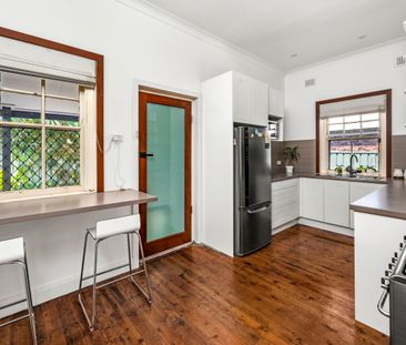 66 Valencia Street, Mayfield NSW 2304 - House For Rent | Domain - Photo 3