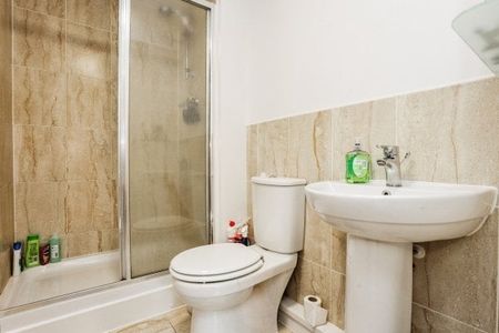 Wakefield Close, Nottingham, NG11 - Photo 4