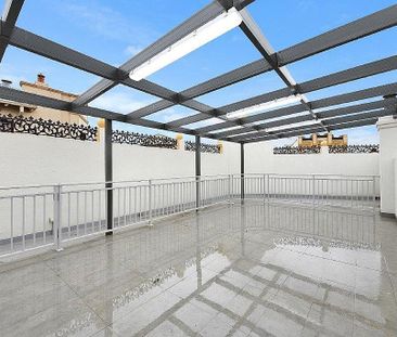 Studio Apartment In The Heart Of Newtown - Photo 3