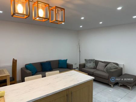 3 bedroom terraced house to rent - Photo 2