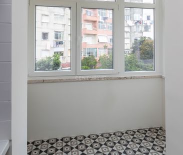 Apartamento T2 Remodelado em Alcântara - Photo 3