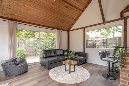 5 bedroom detached house to rent - Photo 4