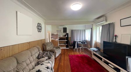 4 Bedroom Brick and Tile Property!! - Photo 5