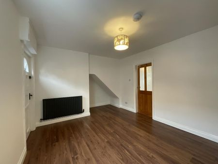 2 bedroom terraced house to rent - Photo 4