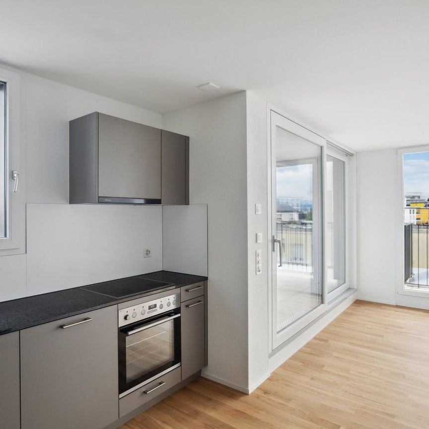 schöne 2.5-Zimmer-Attikawohnung in Zollikofen - Foto 1