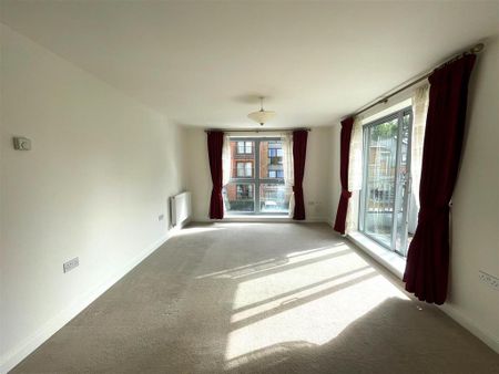 2 bedroom flat to rent - Photo 3