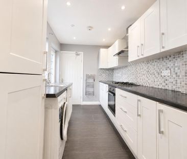 3 bedroom semi-detached house to rent - Photo 1