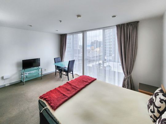 Inner City Studio Furnished Apartment. - Photo 1