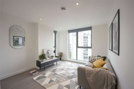 Rent in the iconic Thames Quarter building in the heart of Reading's town centre. This is a 2 bedroom apartment on the fifth floor. - Photo 3