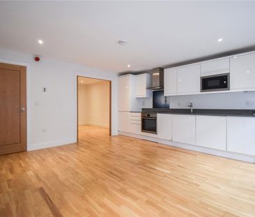 Well presented 1 bedroom apartment situated within walking distance... - Photo 4