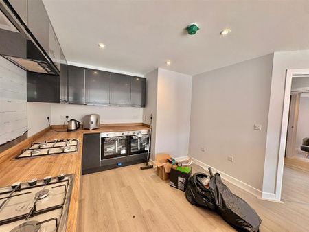 1 bedroom in a house share to rent - Photo 5