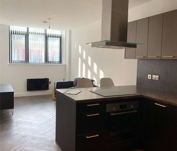 Fully furnished one bedroom apartment located on the second floor of the Priory House development. Ideal for professionals or couples looking for a ready-to-move-in home. - Photo 1