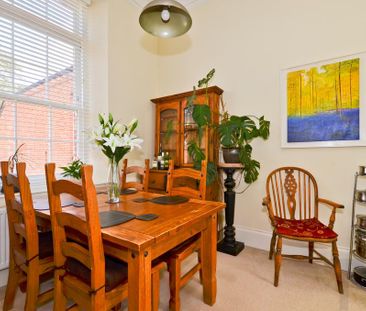 3 bedroom flat to rent - Photo 5