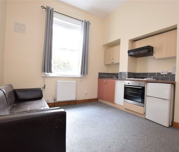 13, Brookfield Road, Meanwood, Leeds, LS6 4EJ - Photo 1