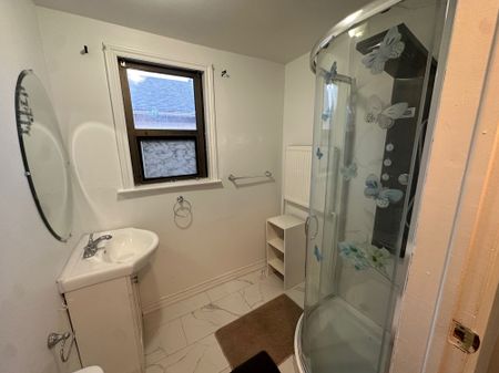 For Lease - 179 Kennedy Road Unit# Main, Toronto, Ontario - Photo 4
