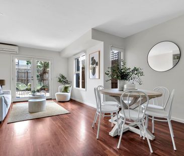 Stylish Westgarth living with space, light & urban convenience - Photo 2