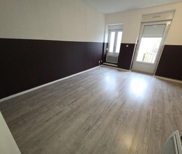 Location Appartement 4 pièces 75m² LE CREUSOT 71200 - Photo 1