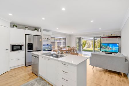 7 Olaf Loop, Park Ridge QLD 4125 - House For Rent - $720 | Domain - Photo 4