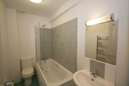 2 bedroom apartment to rent - Photo 3