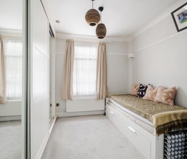 3 bedroom flat to rent - Photo 6