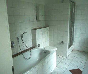 Topsanierte 2 Zimmer Altbauwohnung in Paterre - Zentral - Photo 1