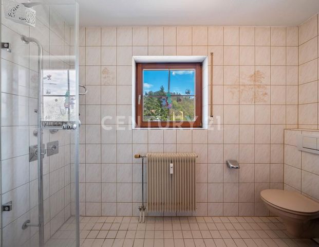 Ihr sonniger Rückzugsort in Schopfheim – Hübsche 1-Zimmer-Wohnung mit EBK, Stellplatz und Balkon - Foto 1
